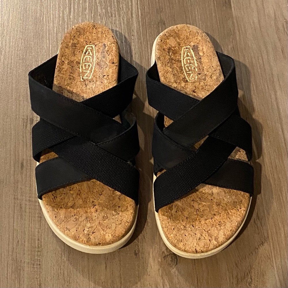 KEEN Women’s Elle SZ 7.5 Sandals Mixed Slide Straps Platform Sandals Arch $120